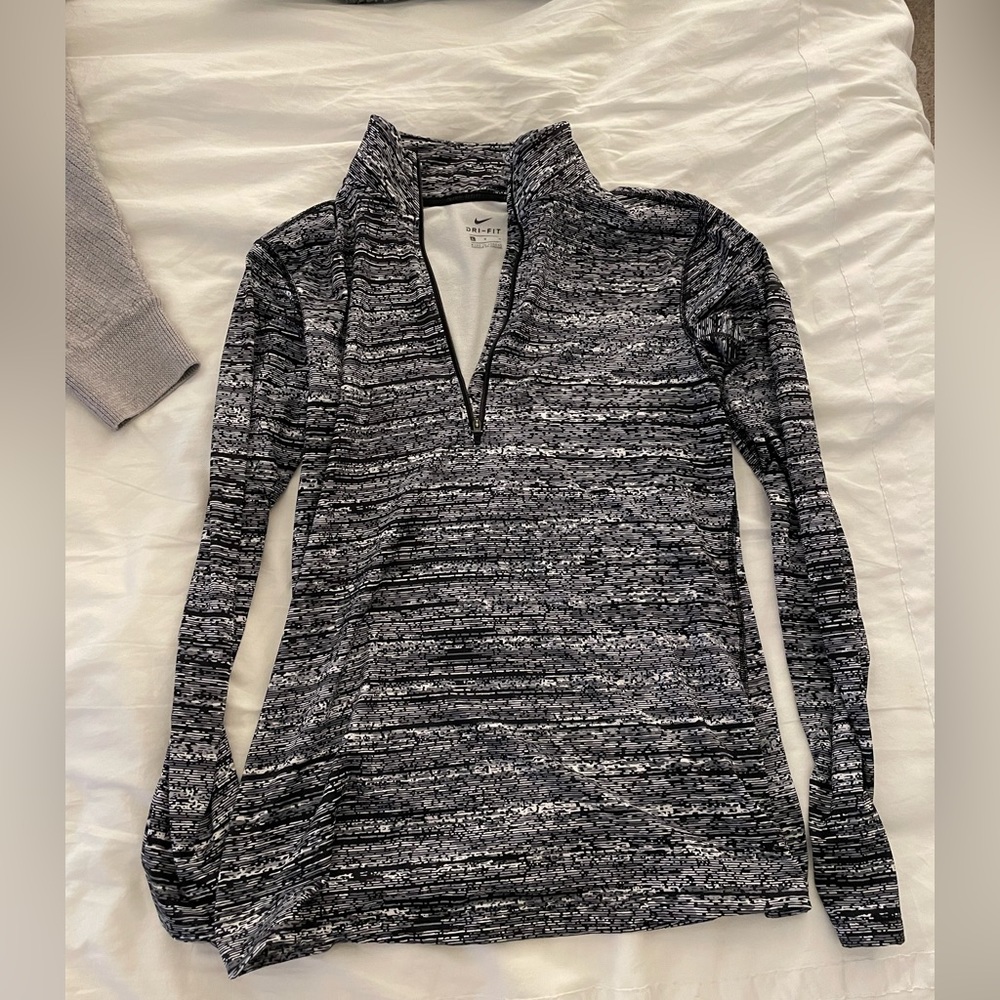 Nike dri-fit women’s quarter zip